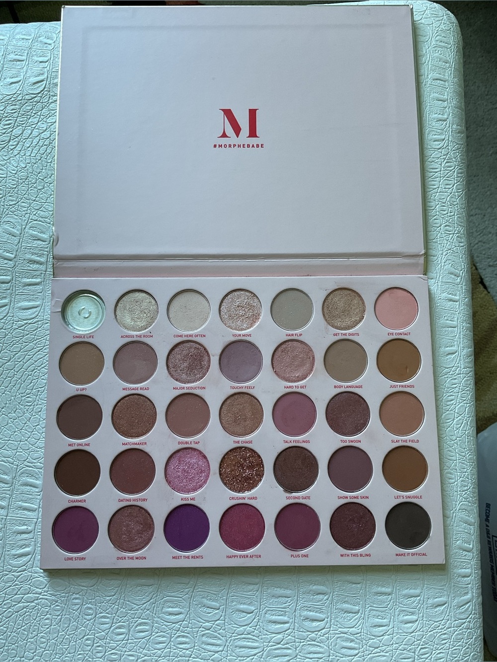 MORPHE eyeshadow palette
